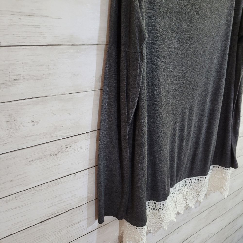Boutique Brand Brenda's Soft Heathered Dark Gray Tunic Top Lace Trim Size Medium - Picture 5 of 8